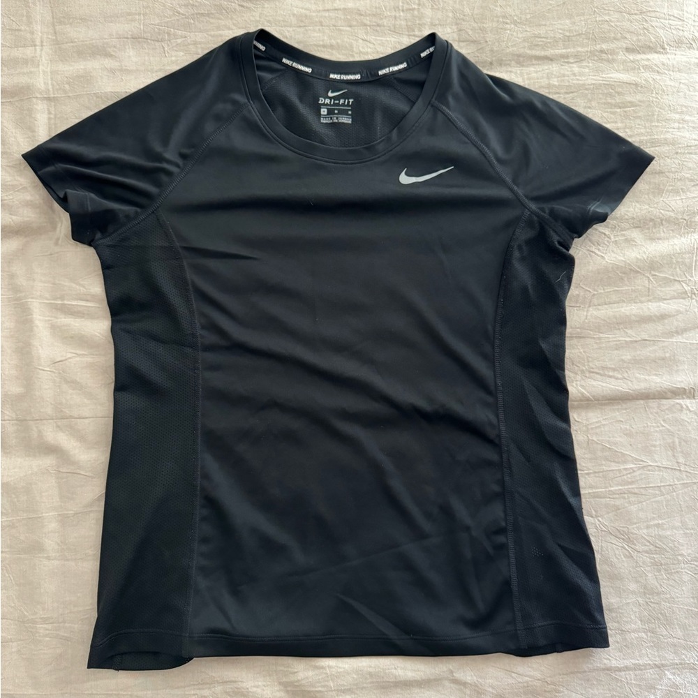 Women’s Nike dri-fit tshirt